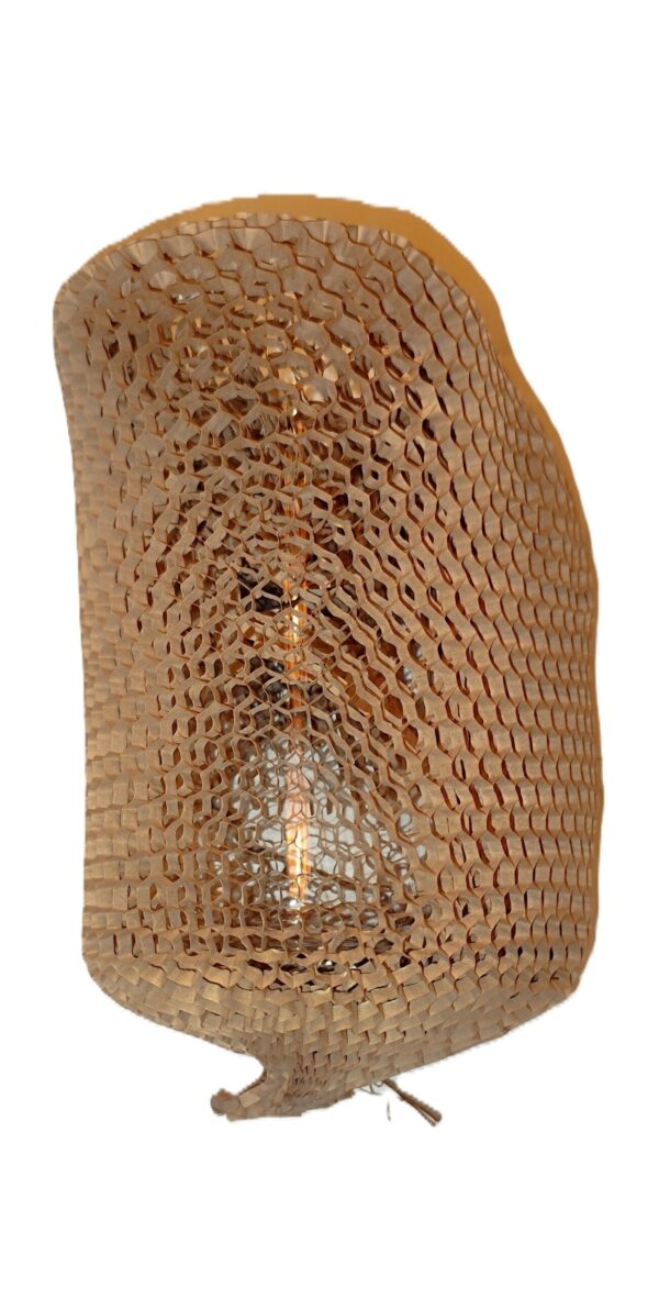 Szklany dzbanek owinięty papierem honeycomb 3D 70 cm – ekologiczne zabezpieczenie szkła do wysyłki